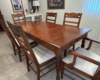 Pennsylvania House Table and Chairs