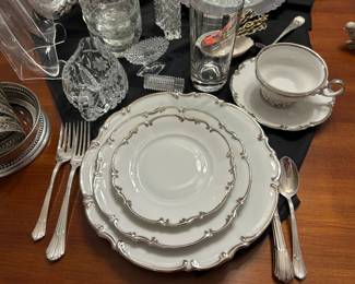 Hutschenreuther Selb "The Revere" China