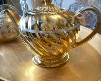 Sadler Gold Lustre Tea Pot, England 1940's