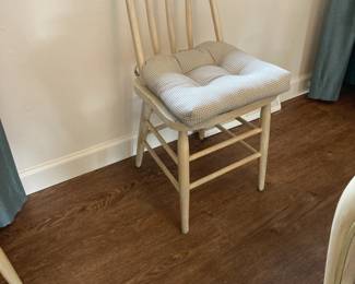 Simple kitchen chair with cushion (3)