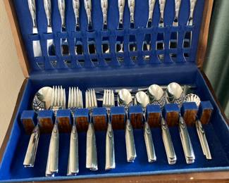 Holmes & Edwards Inlaid Silverplate flatware with silver chest, 16 pc settings and serving pieces