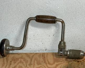 vintage ratcheting bit brace
