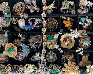 Fine & Costume Vintage Brooches from Victorian to the Millennium. 