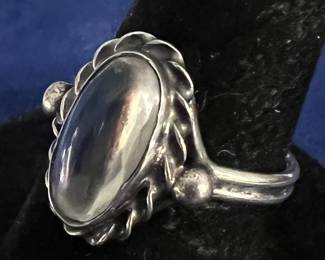 Sterling Silver Moonstone Vintage Ring.