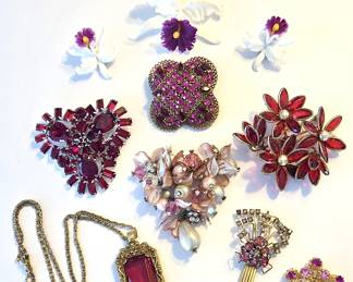Vntg Pinks & Reds Crystal Brooches, Necklace, More.