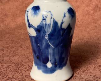 19th. C. Chinese blue and white miniature scholar’s object vase