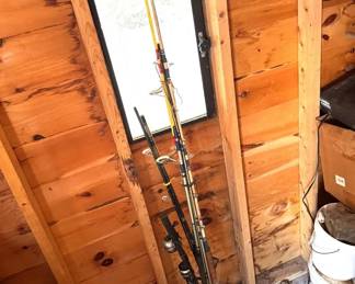 Bundle Of Fishing Poles
Includes but not limited to- Magnuflex, Silver Series 3200, Daiwa, and more. 