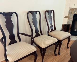 Sumter chairs (8) that go with the dining room set