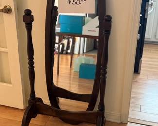 Oval mirror with stand