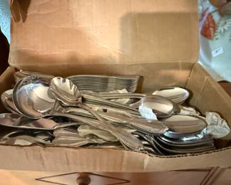 Victorian Manor by Rogers set of 90 pieces. They are new in box.