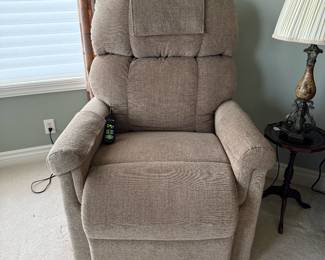 Golden Technologies Powered Lift Chair 