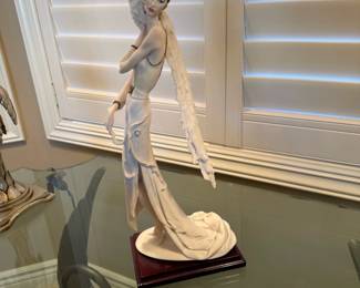 ARMANI Figurine "Lady with Peacock"