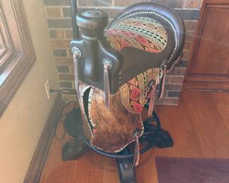 RUNYON Saddle Bar Stool