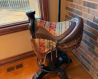 RUNYON Saddle Bar Stool