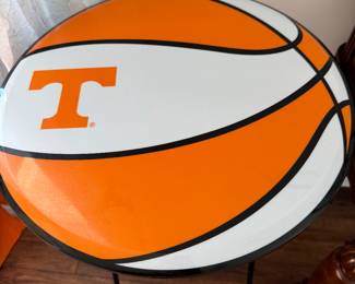 UT side table