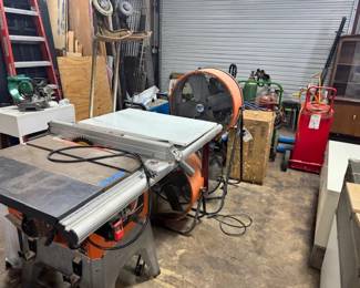 So many tools and construction equipment!