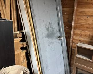 Tons of home fixtures available!