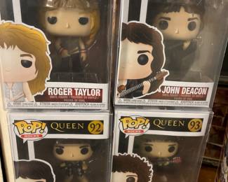 Funko POPS! Rocks Queen Complete Band Set (Freddy Mercury, Brian May, Roger Taylor, John Deacon)