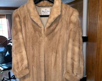 Beautiful Vintage 1960’s Beverly Hills Blonde Mink Fur Jacket, luxury salon made
