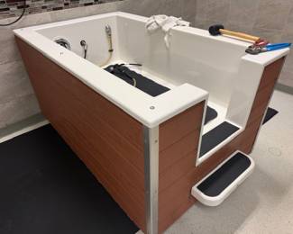 New Breed Dog Bath LT101