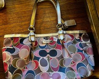 #131	Coach Signature Scarf Sateen Tote Bag w/ Gold Trim	 $35.00 
