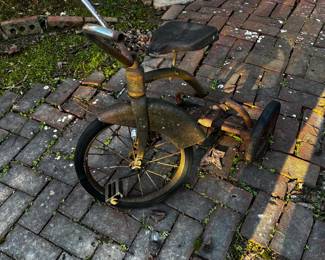 #115	Rusted Yard Art Tricycle as is  missing wheel	 $20.00 
