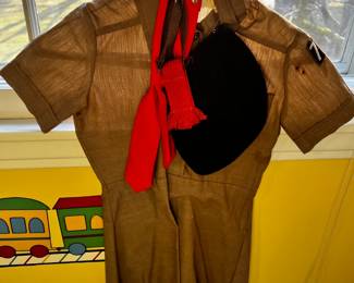 #46	Brownie Uniform - Size 6	 $20.00 
