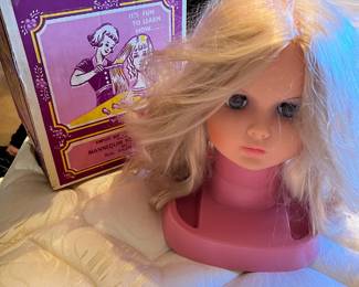 #66	Juliette hair Styling Salon in original Box	 $20.00 
