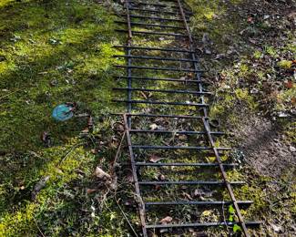 #112	Cast Iron Fence 4 Pieces 33x26 each	 $60.00 
