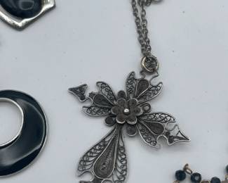 FASHION JEWELRY CROSS PENDANT