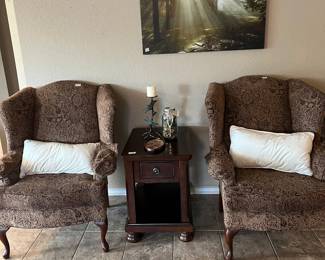 Arm chairs and side table