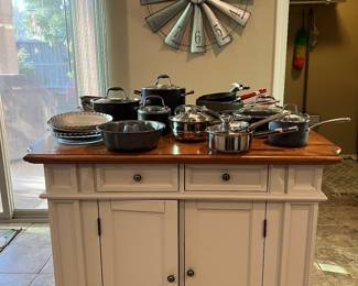 Kitchen essentials, pots & pans 