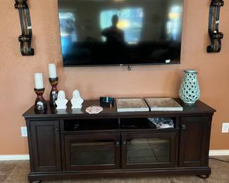 Smart TV and console