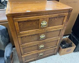 CHEST OF DRAWERS
