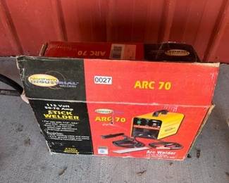 NORTHERN INDUSTRIAL ARC WELDER