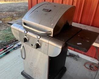 CHARBROIL GRILL