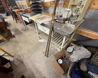 STAINLESS WORK TABLE