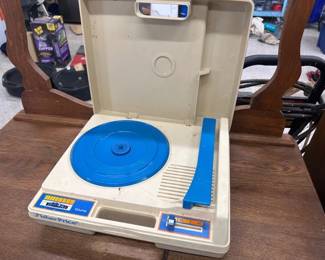 VINTAGE FISHERPRICE RECORD PLAYER