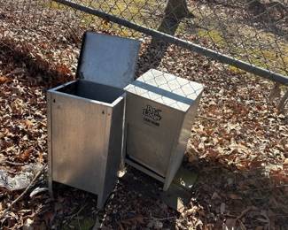 2 DOG FEEDERS