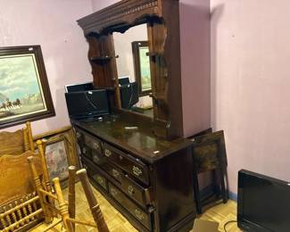 DRESSER WITH MIRROR