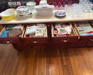 CONTENTS OF 4 DRAWERS