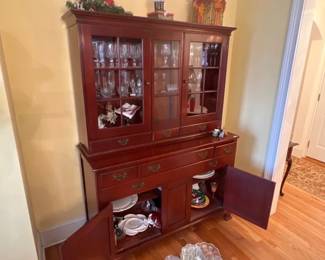 WILLETT CHINA CABINET