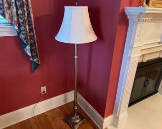 FLOOR LAMP