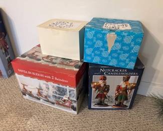 3 CHRISTMAS DECOR SETS