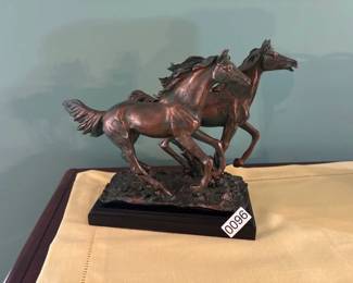 RUNNING HORSE DECOR