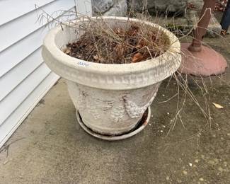 LARGE CONCRETE PLANTER