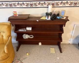 WOODEN TABLETOP HUTCH