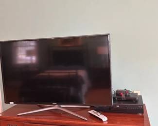 48 SAMSUNG TV WITH DVD PLAYER