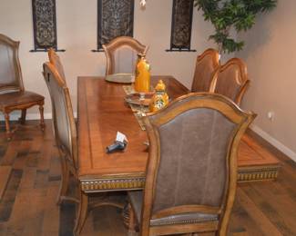 Large Dining Room - 10 Chairs