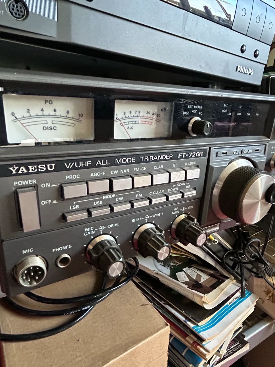 Yaesu FTR V or UHF All Mode Tribander second image